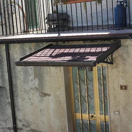 شقة Sotto Il Castello San Pio delle Camere