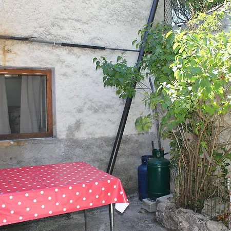 شقة Sotto Il Castello San Pio delle Camere